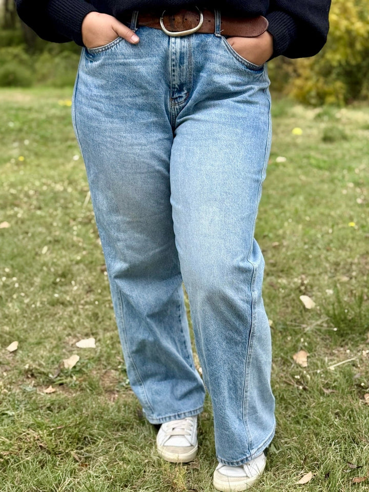 Willie Rigid Magic Straight Cut Baggy Jean by Judy Blue