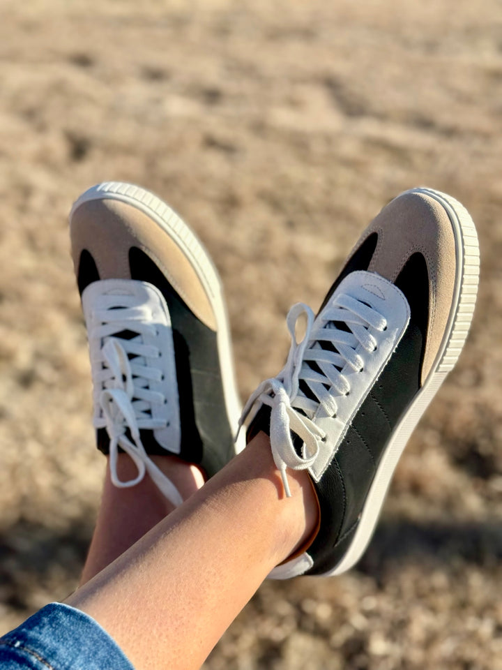 Dinia Black Low-Top Sneaker by Yellowbox