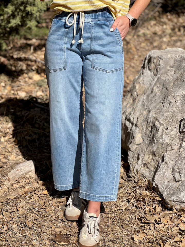 Dillan Elastic Waist Cropped Baggy Jean by Risen