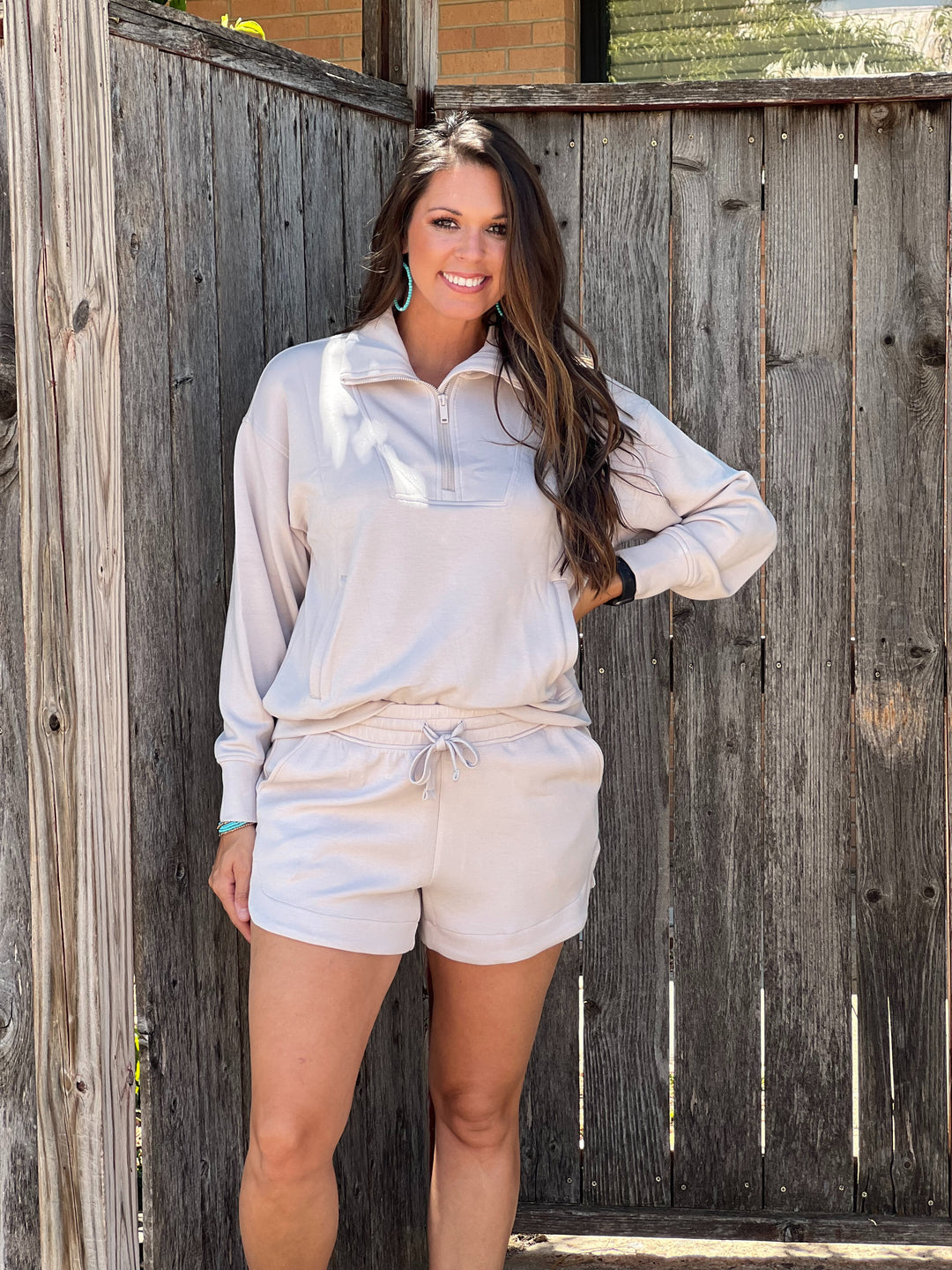 Ecke Beige Pullover Short Set