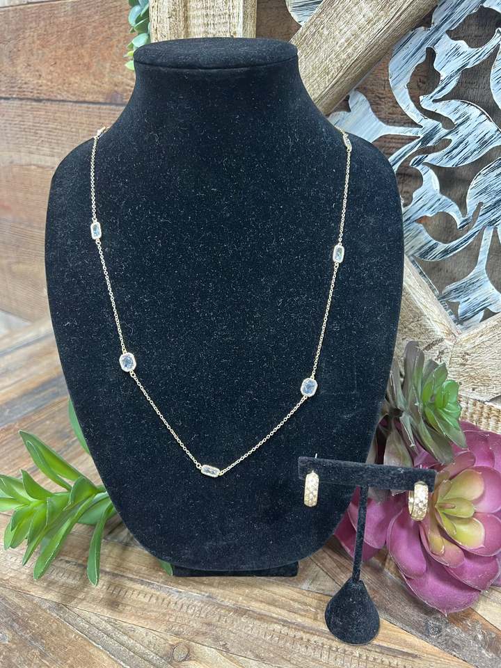 Febe Rhinestone Gold Long Necklace