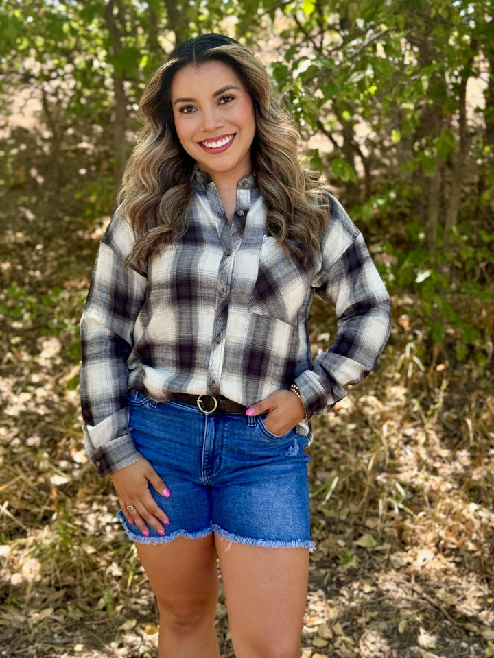 Stacie Black & White Flannel by Texas True Treads