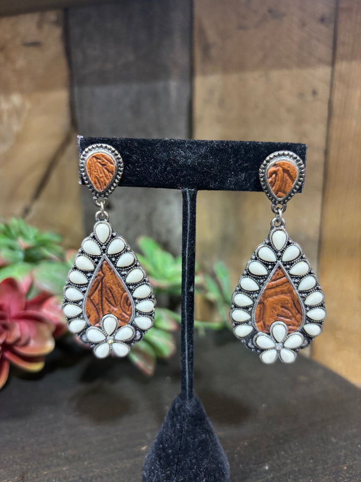 Wyoming Brown & White Earrings