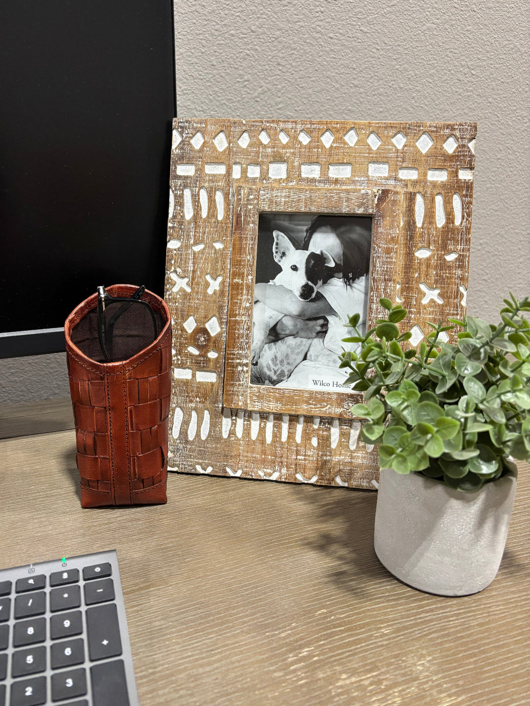 Looking Good Standing Eyeglass Holder