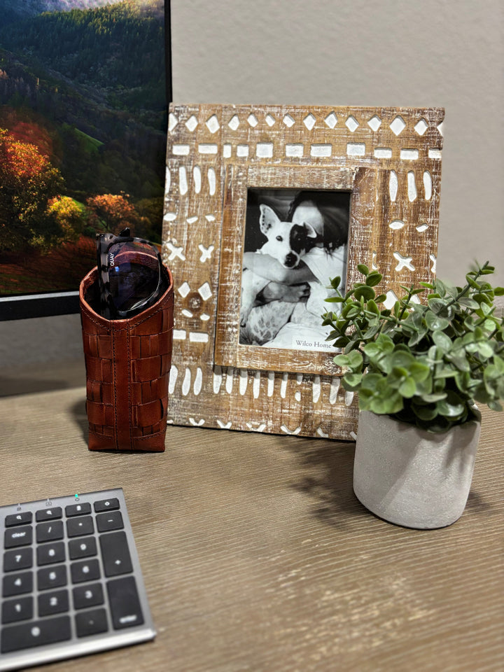 Looking Good Standing Eyeglass Holder