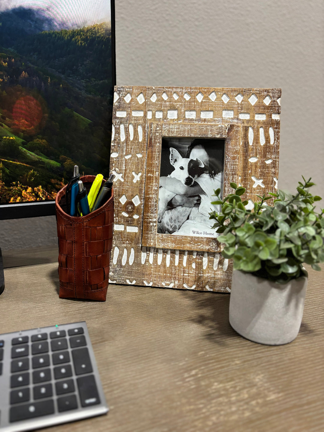 Looking Good Standing Eyeglass Holder