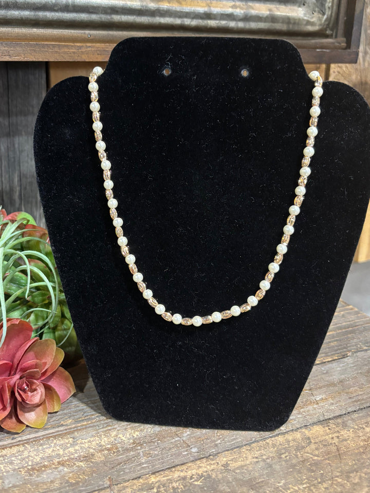 Glistening Gold & Pearl Necklace