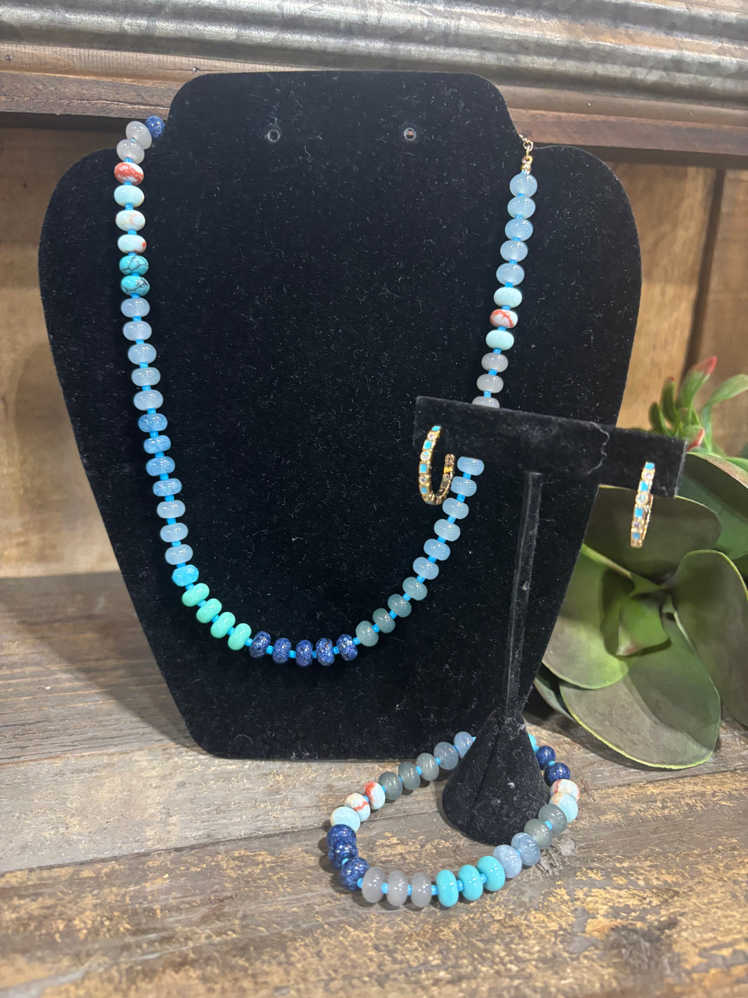 Fads Blue Beaded Necklace